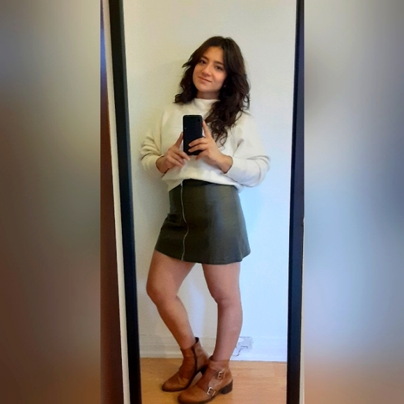 Meet your Posher, Linda - Picture 1 of 1